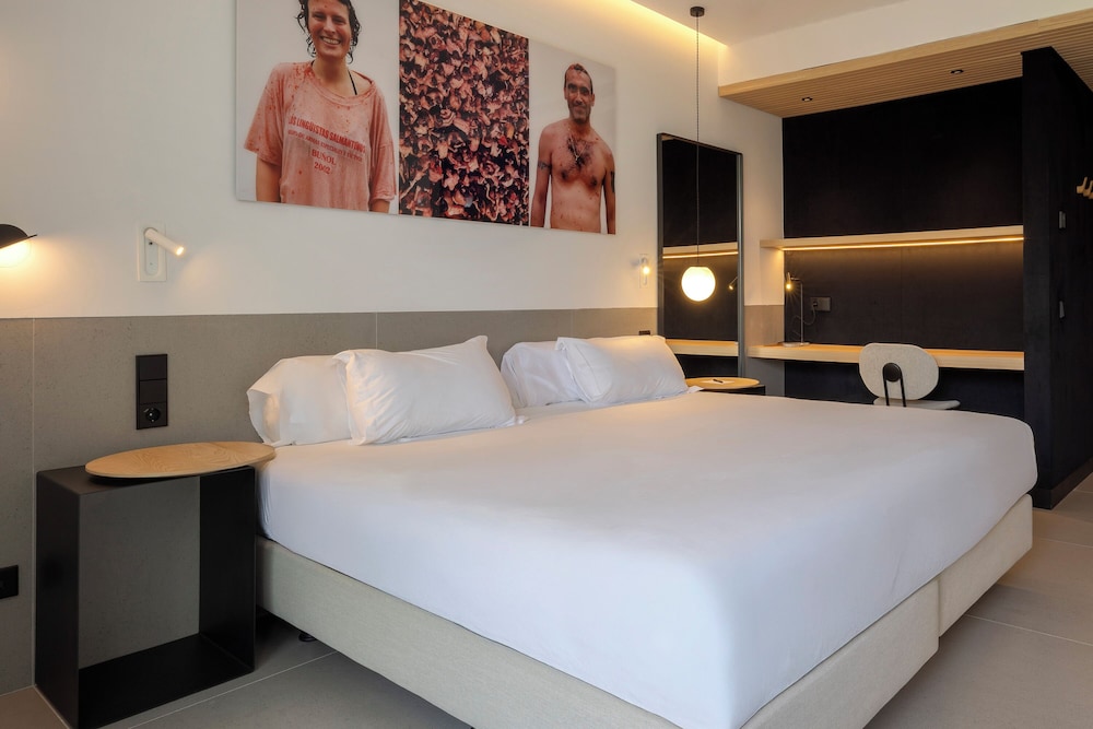 HM Jaime III Hotel — Hotel rooms in Palma de Mallorca, Balearic Islands