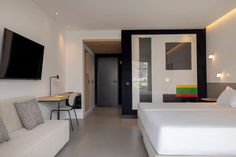 HM Jaime III Hotel — Hotel rooms in Palma de Mallorca, Balearic Islands