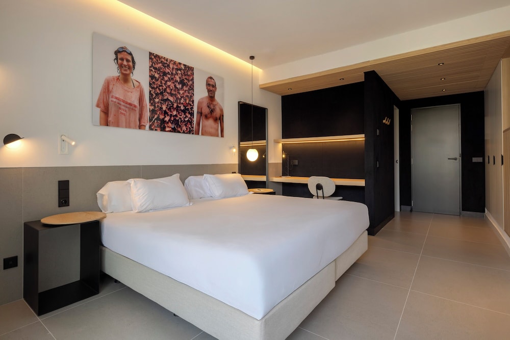 HM Jaime III Hotel — Hotel rooms in Palma de Mallorca, Balearic Islands