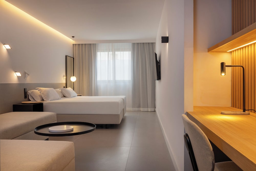 HM Jaime III Hotel — Hotel rooms in Palma de Mallorca, Balearic Islands