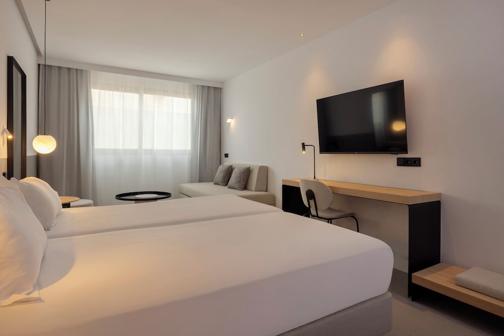 HM Jaime III Hotel — Hotel rooms in Palma de Mallorca, Balearic Islands