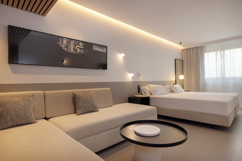 HM Jaime III Hotel — Hotel rooms in Palma de Mallorca, Balearic Islands