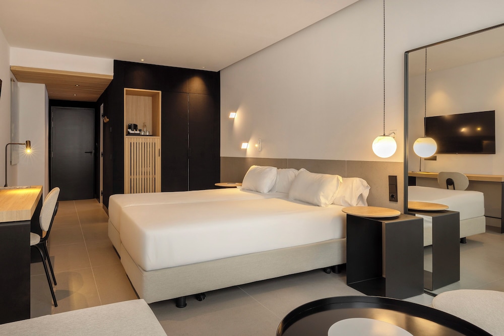 HM Jaime III Hotel — Hotel rooms in Palma de Mallorca, Balearic Islands