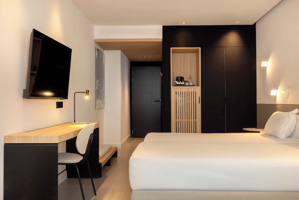 HM Jaime III Hotel — Hotel rooms in Palma de Mallorca, Balearic Islands