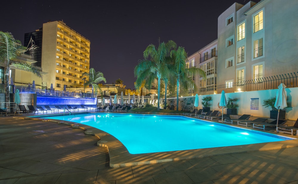 Hotel Isla Mallorca & Spa — Swimming pool in Palma de Mallorca, Balearic Islands