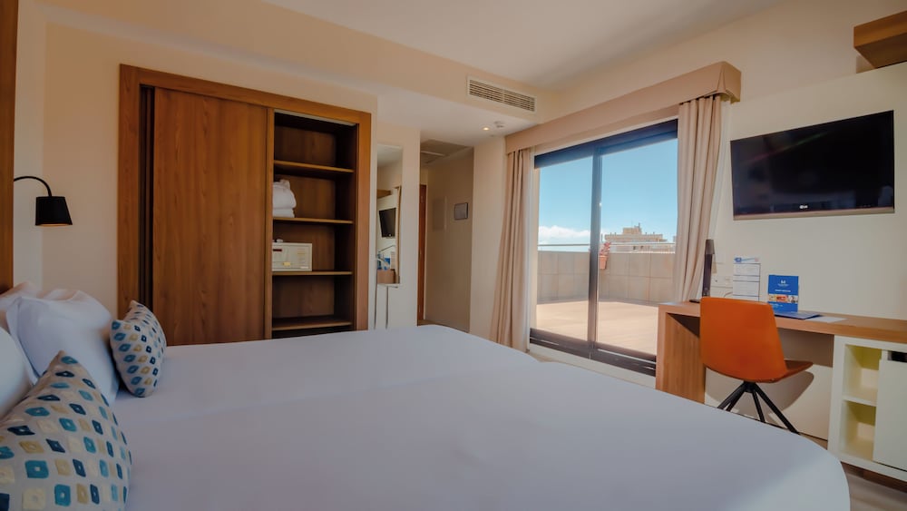 Hotel Isla Mallorca & Spa — Hotel rooms in Palma de Mallorca, Balearic Islands