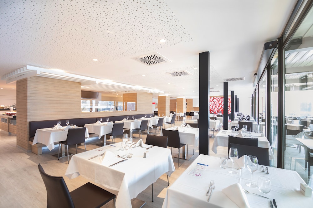 Hotel Isla Mallorca & Spa — Restaurant & bars in Palma de Mallorca, Balearic Islands