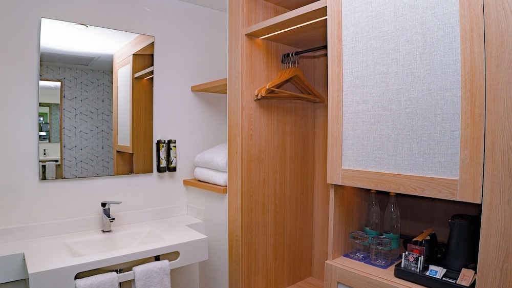 Hotel Isla Mallorca & Spa — Hotel rooms in Palma de Mallorca, Balearic Islands