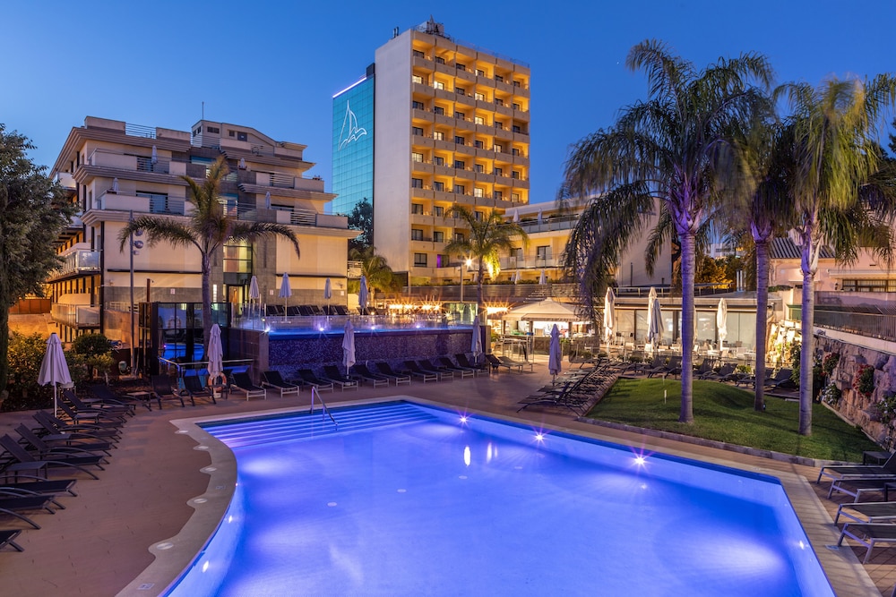 Hotel Isla Mallorca & Spa — Swimming pool in Palma de Mallorca, Balearic Islands