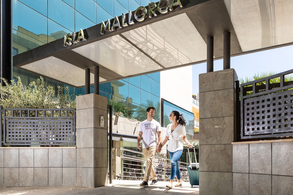 Hotel Isla Mallorca & Spa — Hotel building in Palma de Mallorca, Balearic Islands