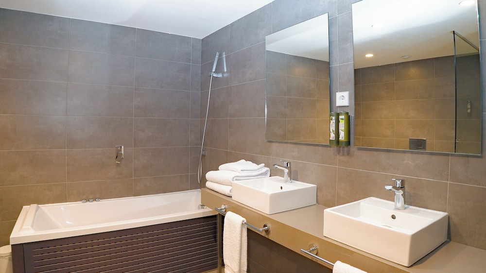 Hotel Isla Mallorca & Spa — Hotel rooms in Palma de Mallorca, Balearic Islands