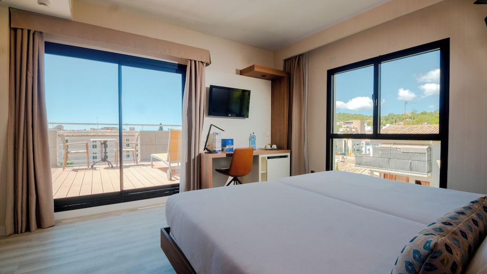 Hotel Isla Mallorca & Spa — Hotel rooms in Palma de Mallorca, Balearic Islands