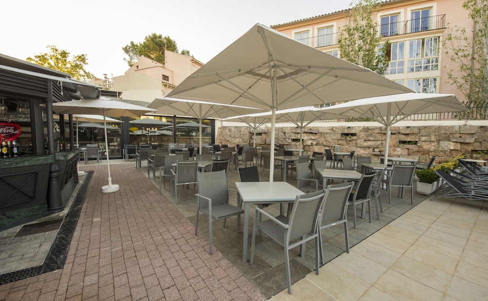 Hotel Isla Mallorca & Spa — Restaurant & bars in Palma de Mallorca, Balearic Islands