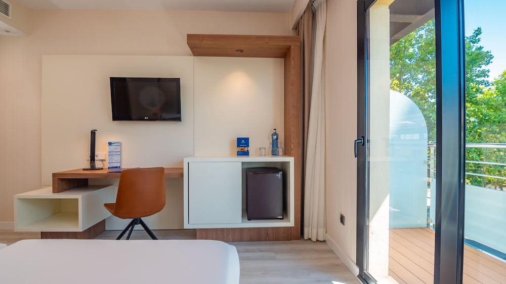 Hotel Isla Mallorca & Spa — Hotel rooms in Palma de Mallorca, Balearic Islands