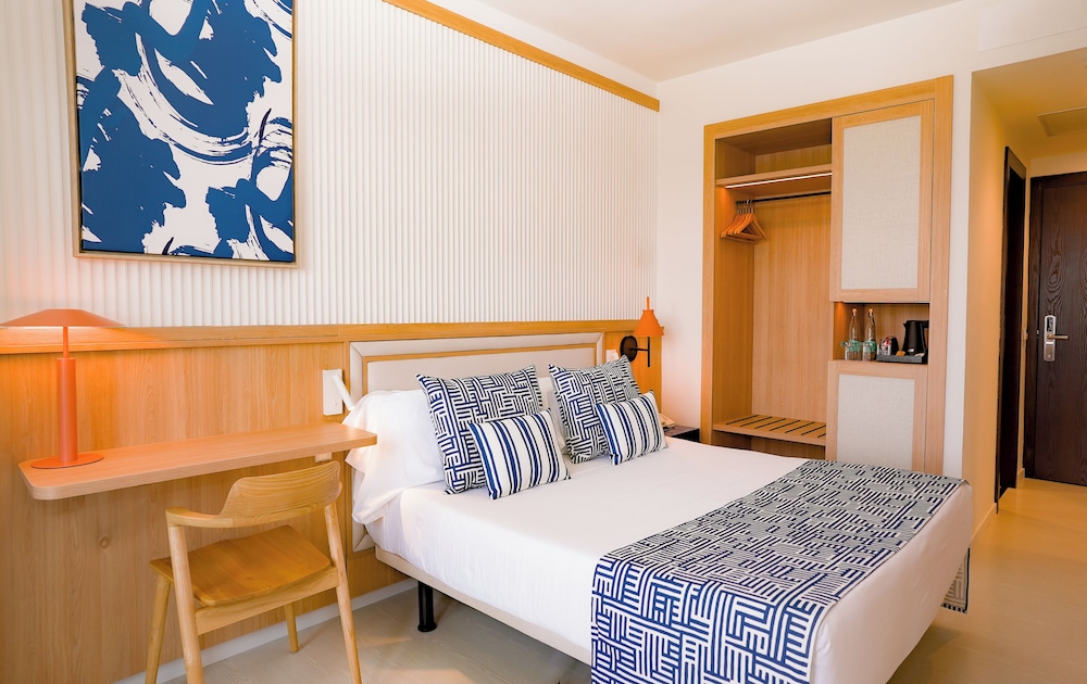 Hotel Isla Mallorca & Spa — Hotel rooms in Palma de Mallorca, Balearic Islands