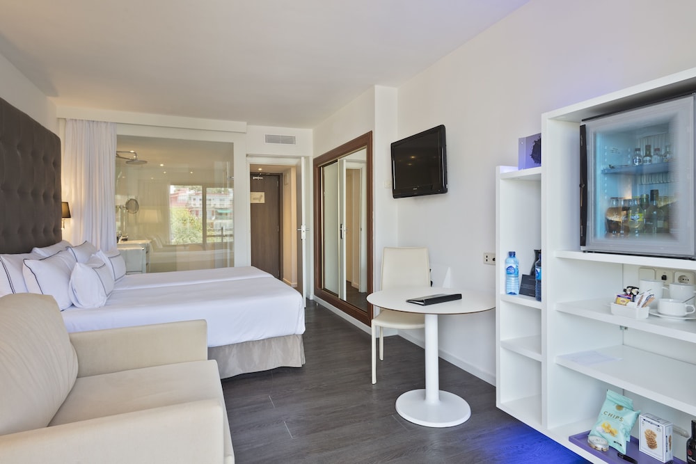 Melia Palma Marina — Hotel rooms in Palma de Mallorca, Balearic Islands