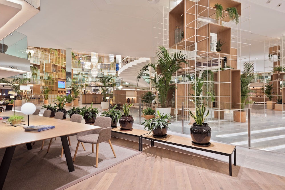 Melia Palma Marina — Restaurant & bars in Palma de Mallorca, Balearic Islands