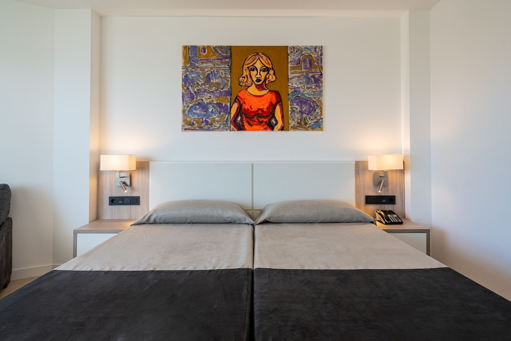Hotel Mirador — Hotel rooms in Palma de Mallorca, Balearic Islands