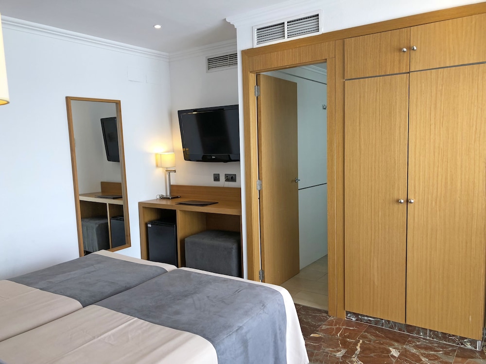 Hotel Mirador — Hotel rooms in Palma de Mallorca, Balearic Islands