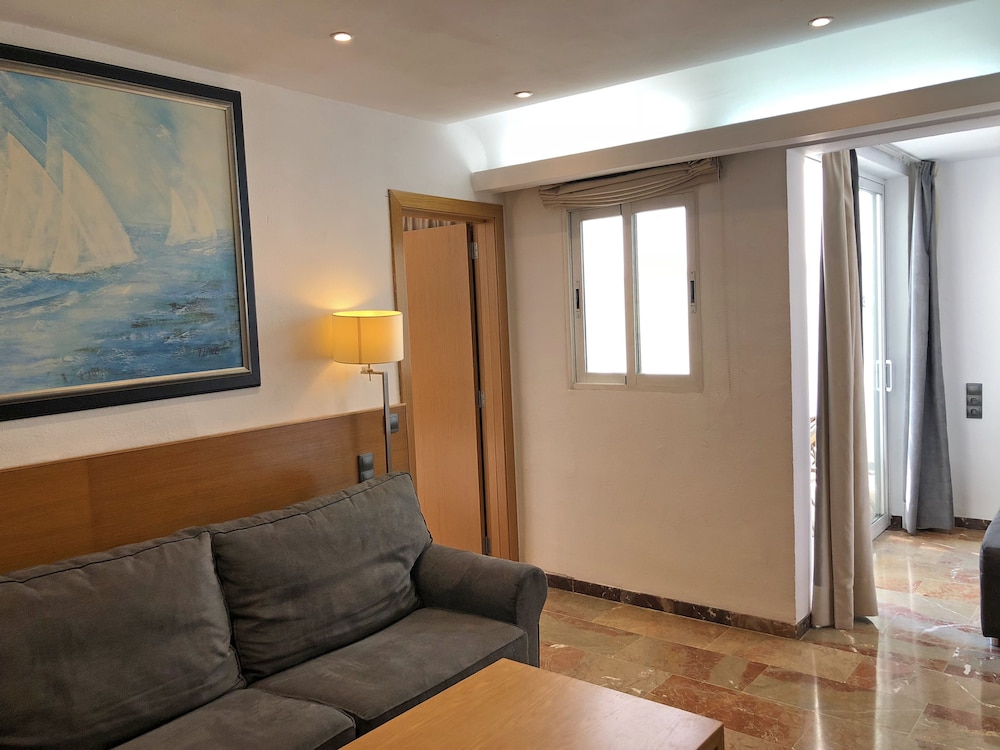 Hotel Mirador — Hotel rooms in Palma de Mallorca, Balearic Islands
