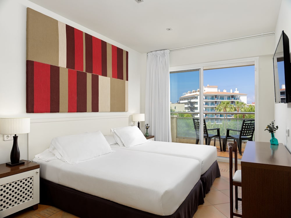 H10 Vintage Salou - Adults Only — Hotel rooms in Salou, Catalonia