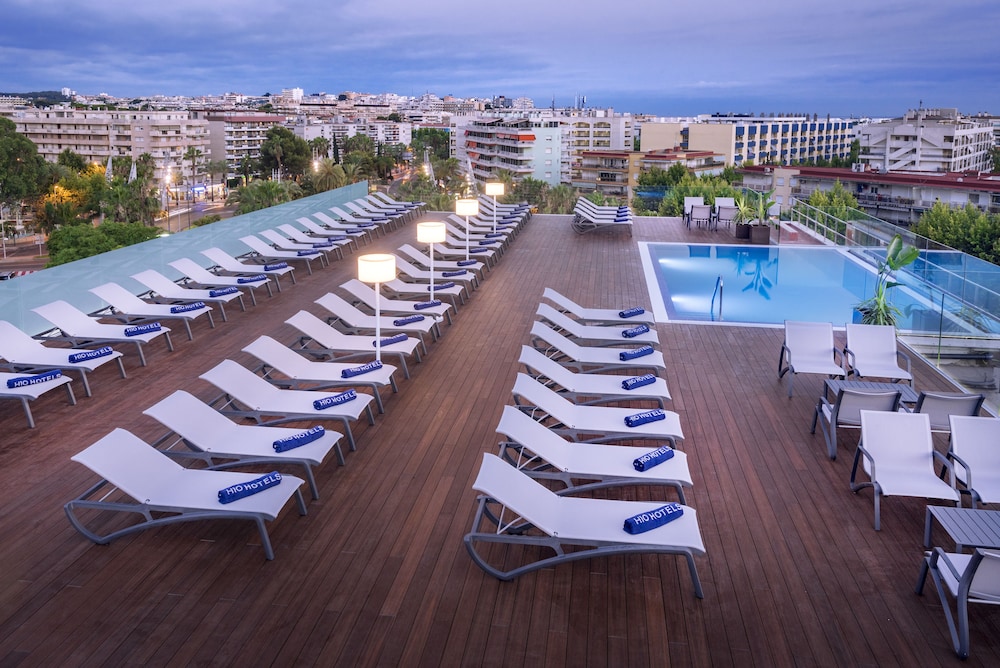 H10 Vintage Salou - Adults Only — Swimming pool in Salou, Catalonia