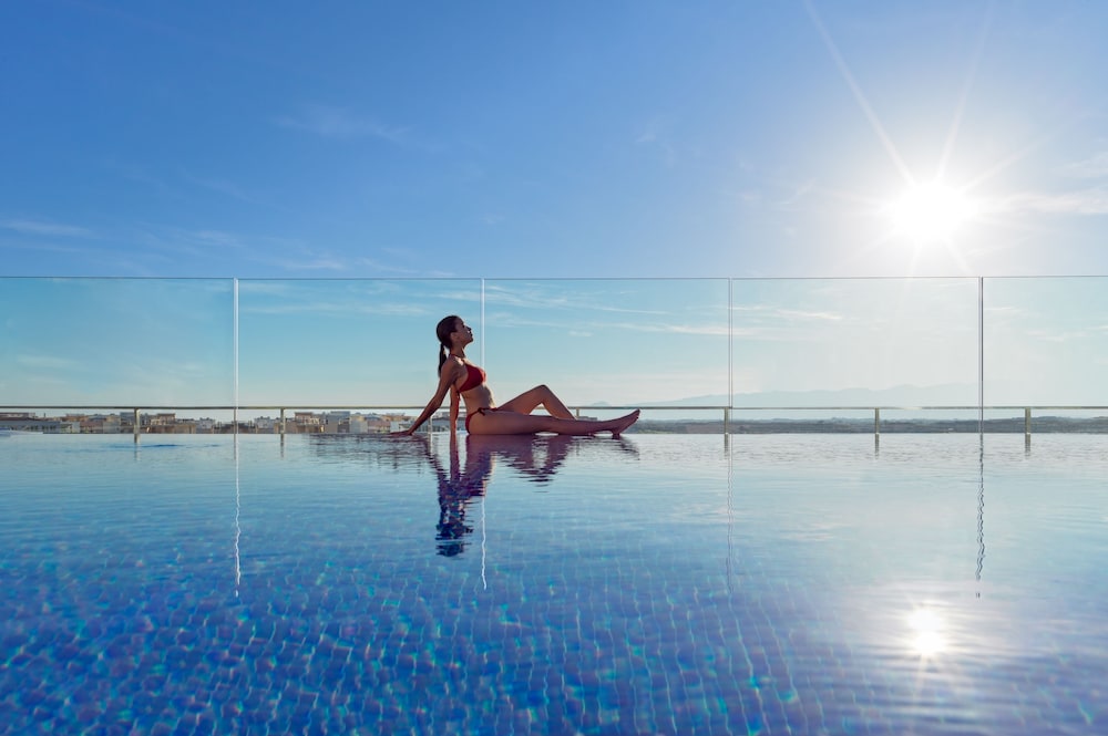 H10 Vintage Salou - Adults Only — Swimming pool in Salou, Catalonia