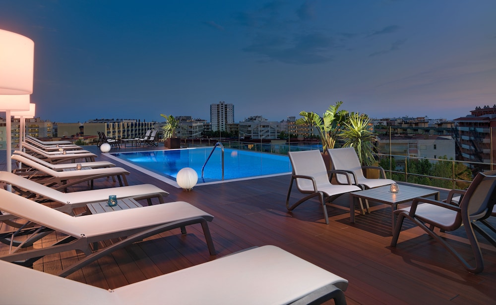 H10 Vintage Salou - Adults Only — Swimming pool in Salou, Catalonia