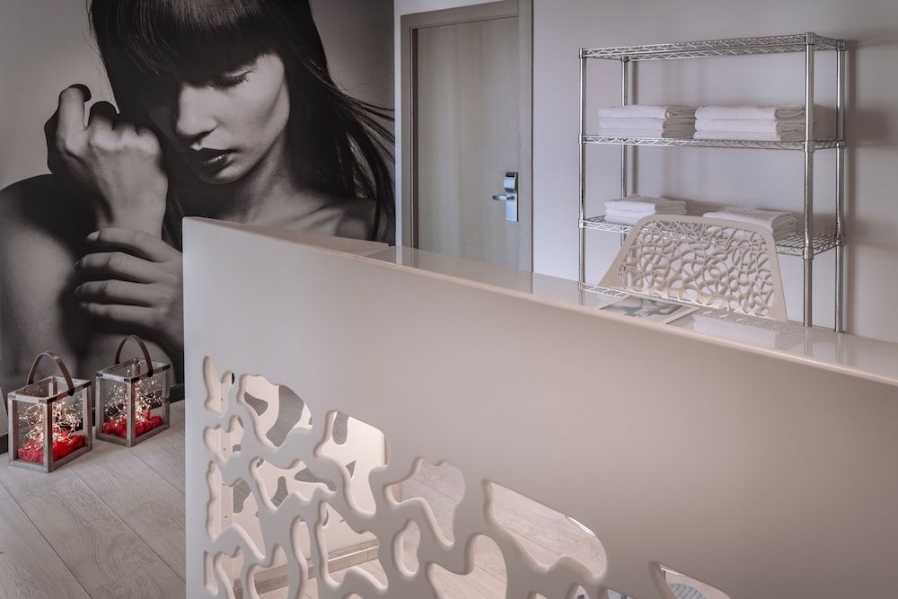 H10 Vintage Salou - Adults Only — Hotel rooms in Salou, Catalonia