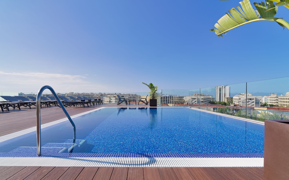 H10 Vintage Salou - Adults Only — Swimming pool in Salou, Catalonia