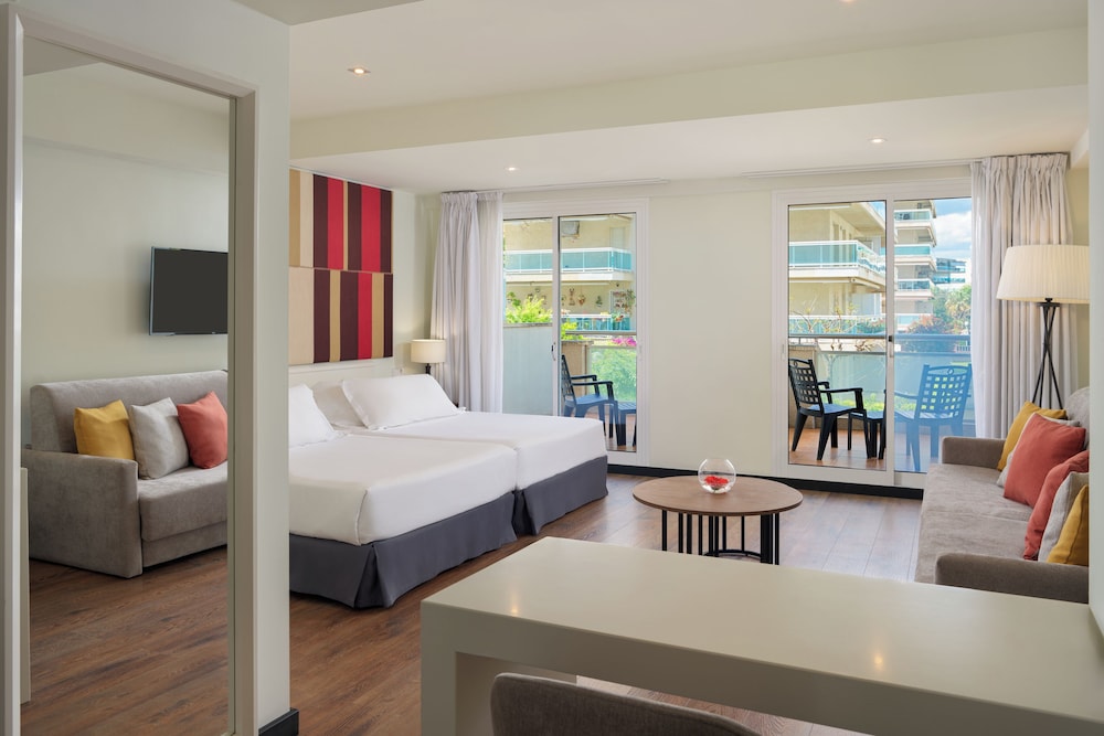 H10 Vintage Salou - Adults Only — Hotel rooms in Salou, Catalonia