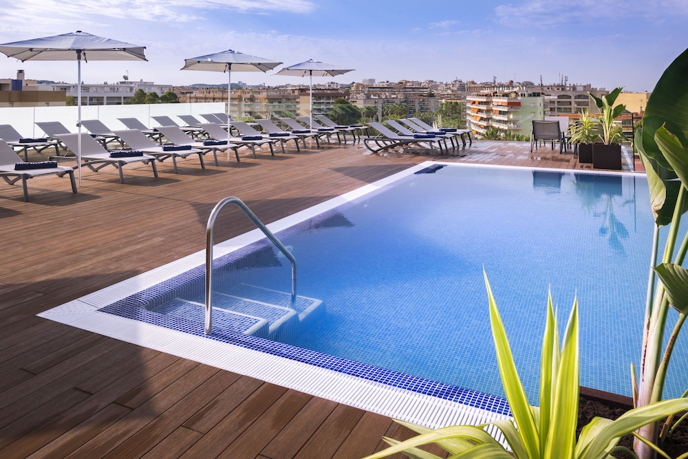 H10 Vintage Salou - Adults Only — Swimming pool in Salou, Catalonia