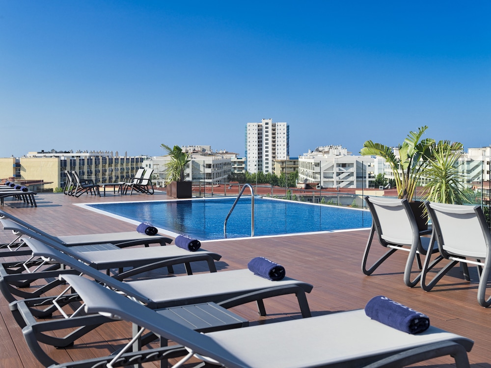 H10 Vintage Salou - Adults Only — Swimming pool in Salou, Catalonia