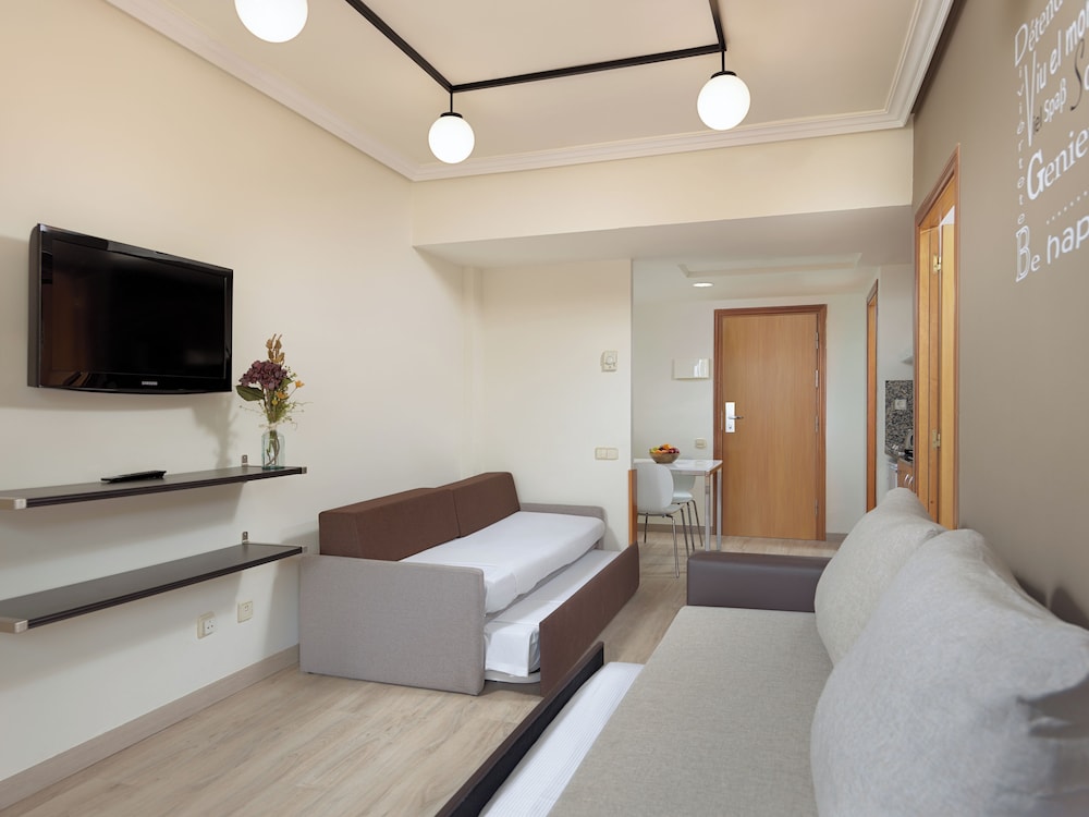 H10 Mediterranean Village — Rooms in Salou, Catalonia