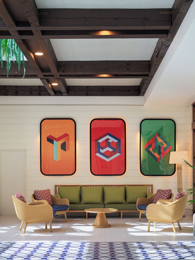 H10 Mediterranean Village — Shared spaces in Salou, Catalonia
