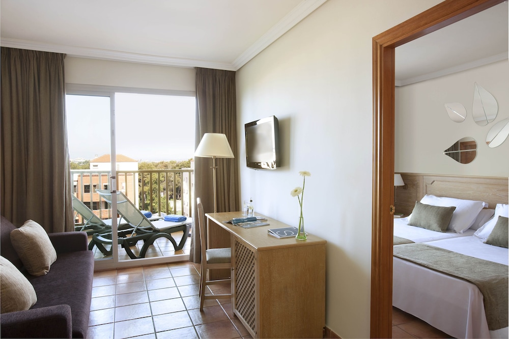 H10 Mediterranean Village — Rooms in Salou, Catalonia