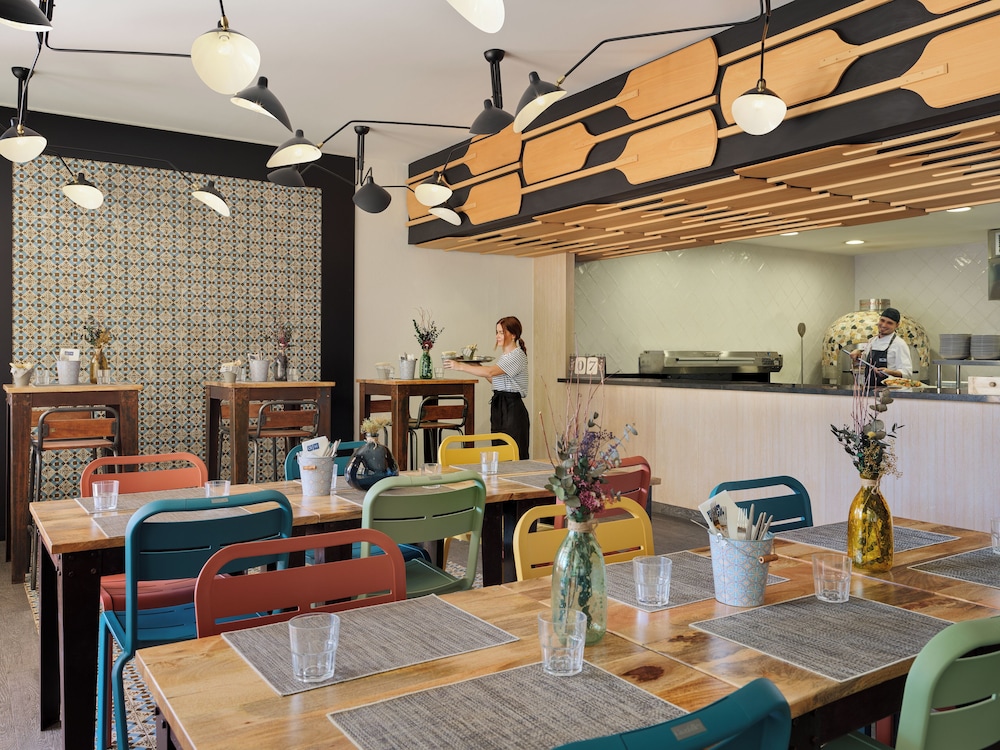 H10 Mediterranean Village — Restaurant in Salou, Catalonia