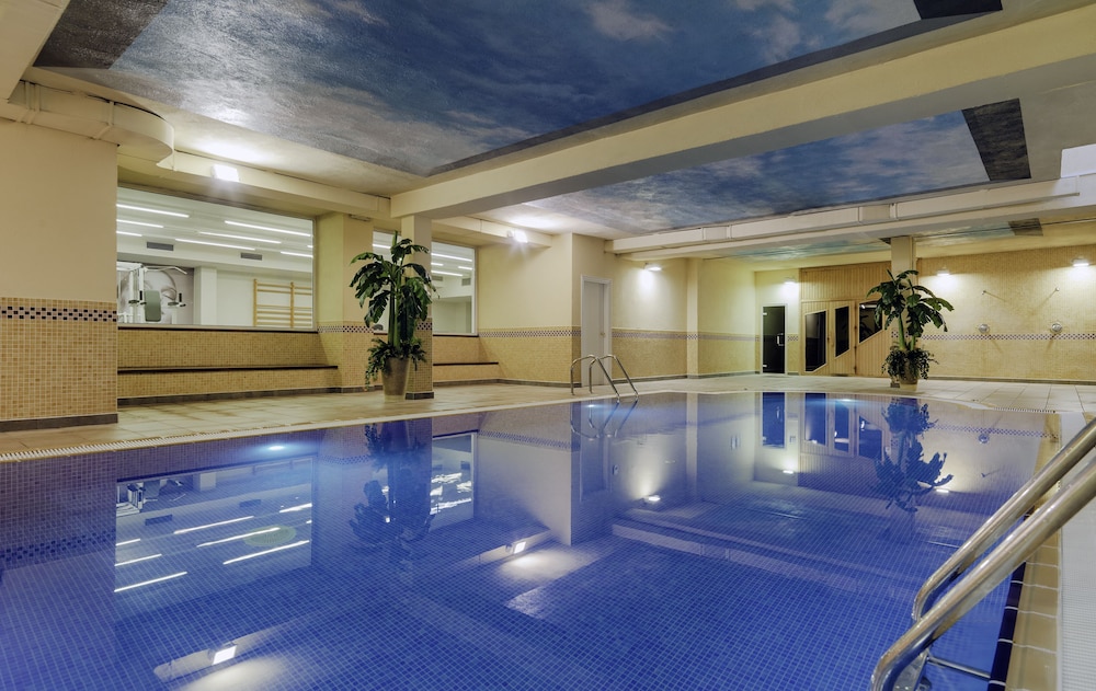 H10 Mediterranean Village — Facilities in Salou, Catalonia