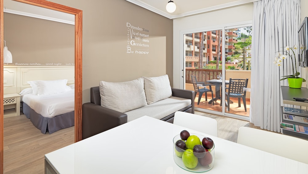 H10 Mediterranean Village — Rooms in Salou, Catalonia