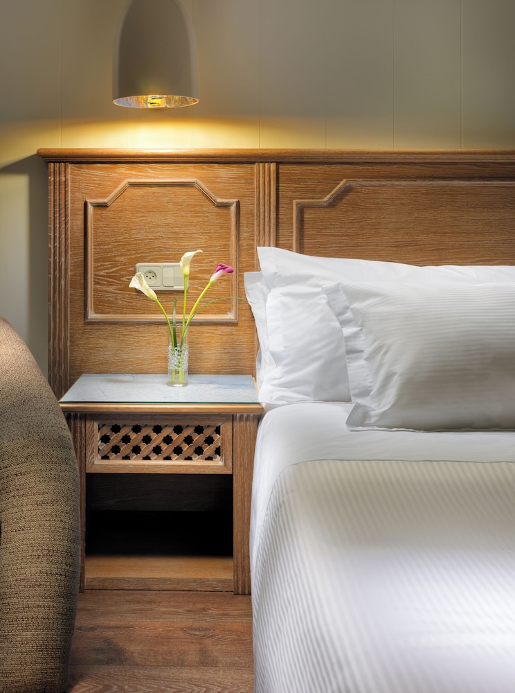 H10 Mediterranean Village — Rooms in Salou, Catalonia