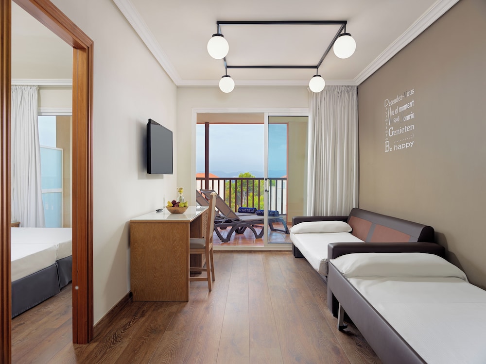 H10 Mediterranean Village — Rooms in Salou, Catalonia