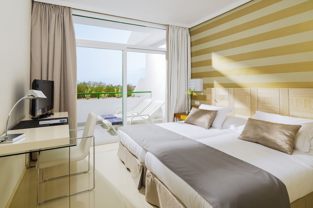 H10 Lanzarote Princess — Hotel rooms in Playa Blanca, Canary Islands