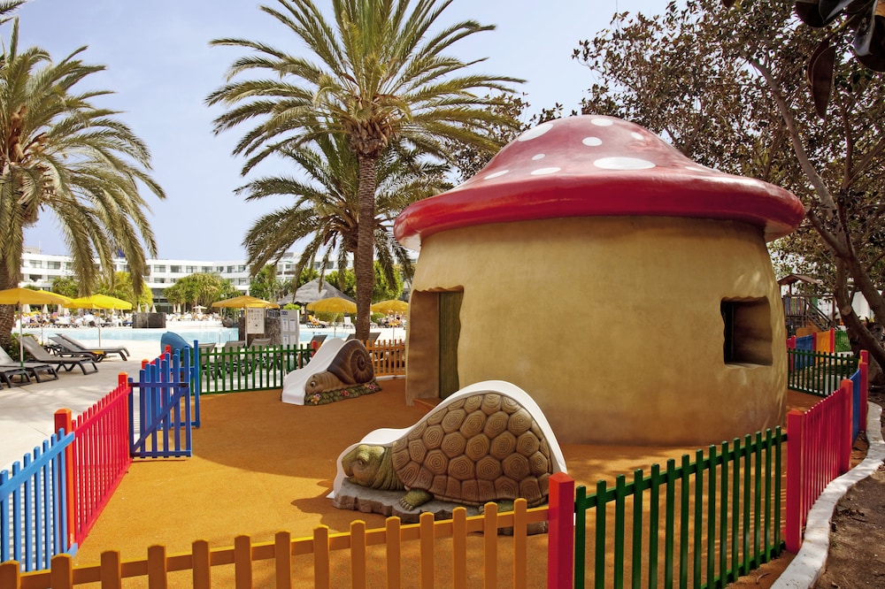 H10 Lanzarote Princess — Attractions for children in Playa Blanca, Canary Islands