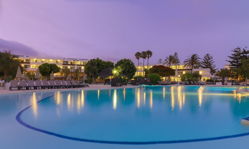 H10 Lanzarote Princess — Swimming pool in Playa Blanca, Canary Islands