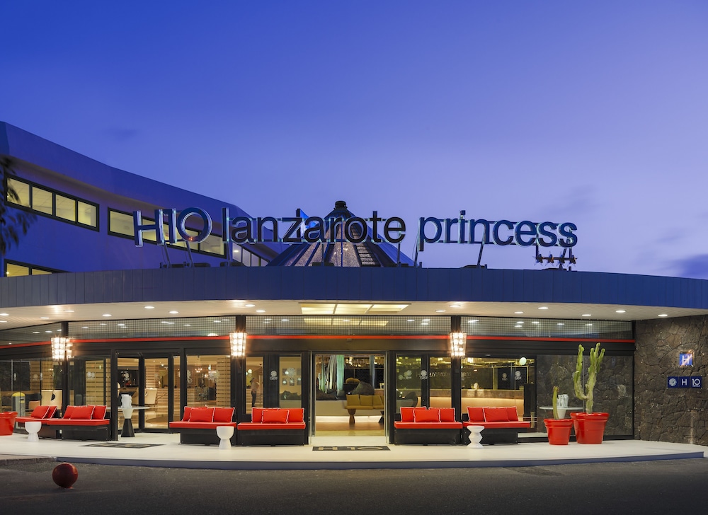 H10 Lanzarote Princess — Hotel building in Playa Blanca, Canary Islands