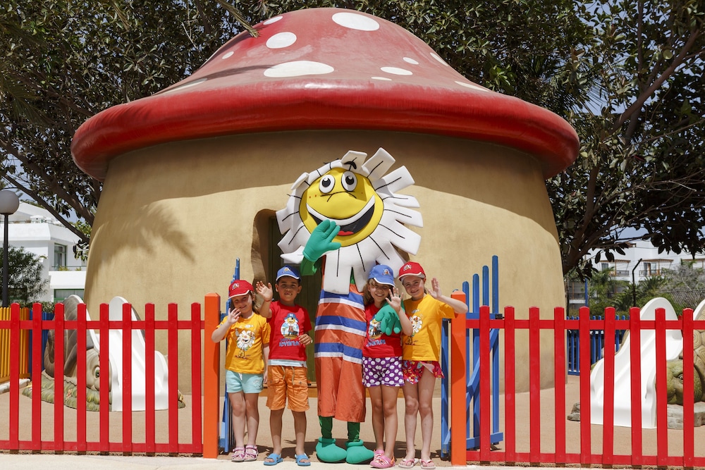 H10 Lanzarote Princess — Attractions for children in Playa Blanca, Canary Islands
