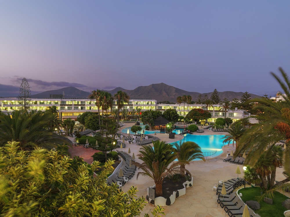 H10 Lanzarote Princess — Swimming pool in Playa Blanca, Canary Islands