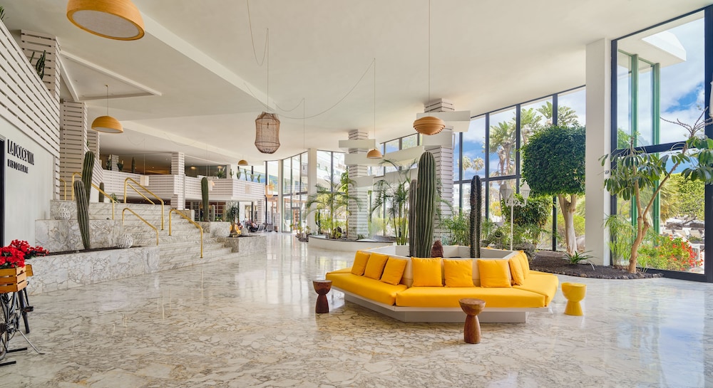 H10 Lanzarote Princess — Hotel building in Playa Blanca, Canary Islands