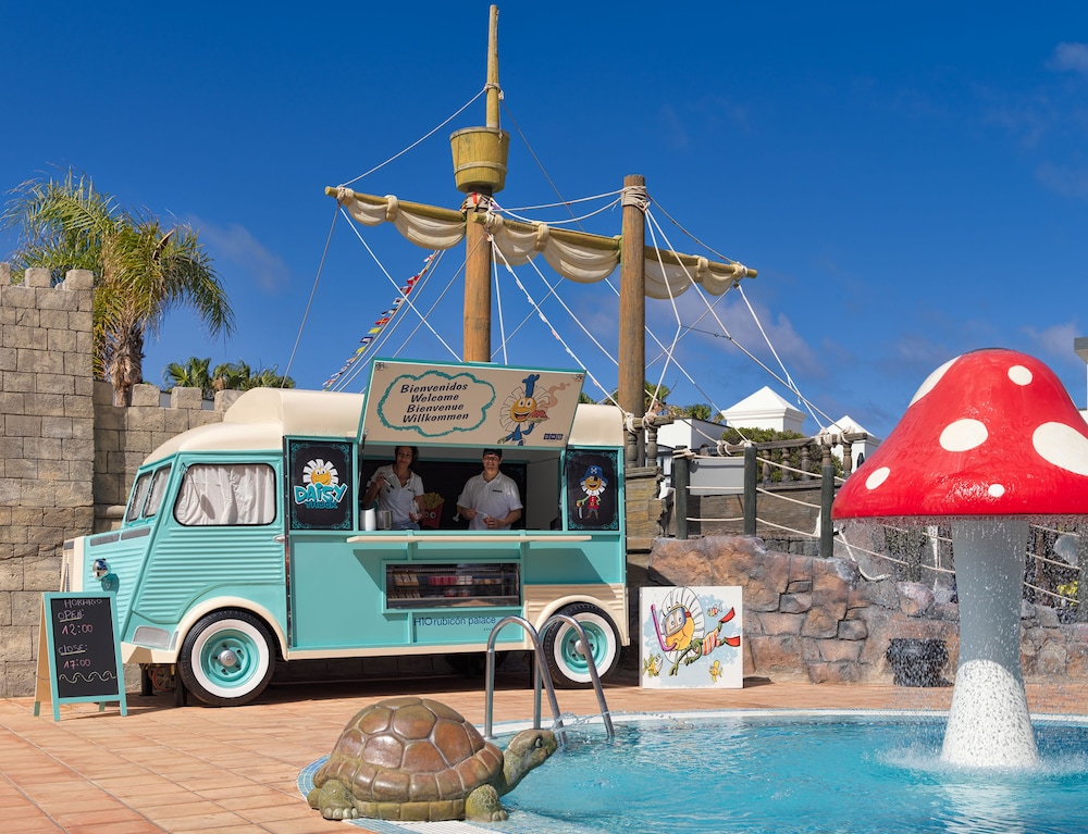 H10 Rubicón Horizons Collection — Attractions for children in Playa Blanca, Canary Islands