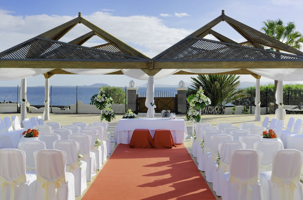 H10 Rubicón Horizons Collection — Hotel building in Playa Blanca, Canary Islands